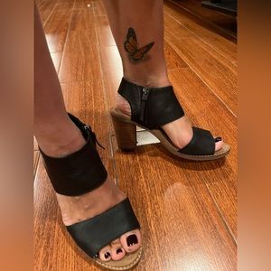 Gently Used- TOMS MAJORCA SANDAL - WOMEN'S